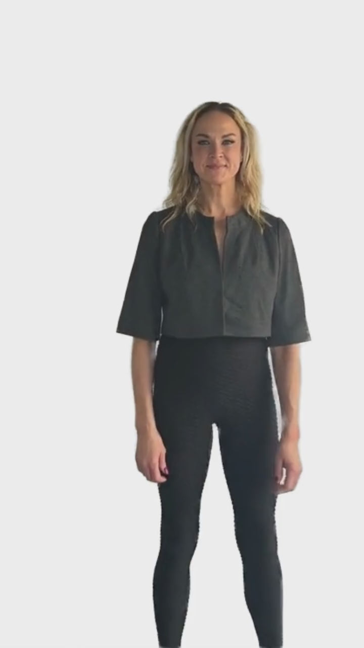 Load and play video in Gallery viewer, Calvin Klein Blazer Cropped Grey SKU 000405-8
