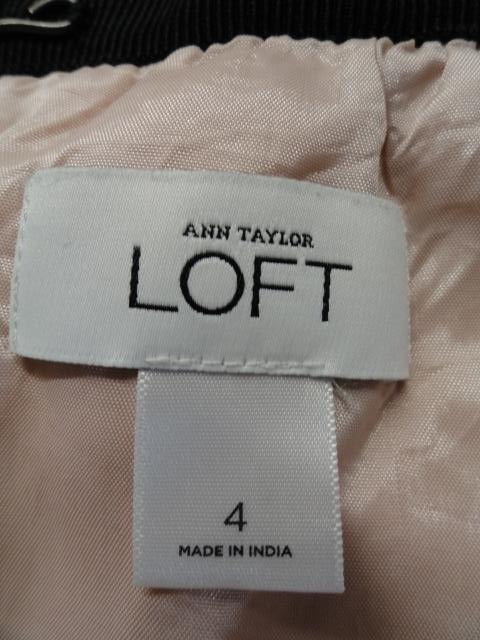 Ann Taylor Skirt Powder Pink Size 4 (SKU 000271-8)