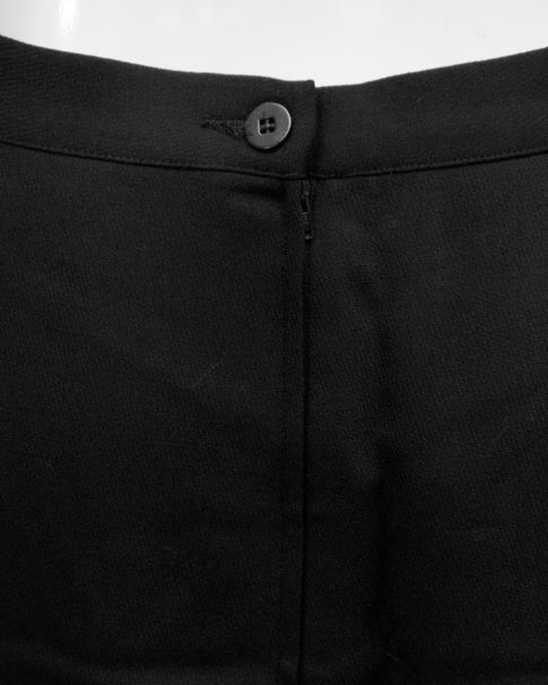 Giorgio Armani 70's Pencil Skirt Black Size 46/12 SKU 000009