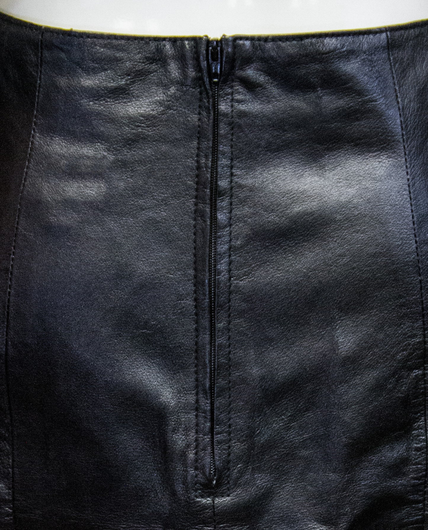 Wilsons Vegan Leather Skirt Size 10 (SKU 000038) - Designers On A Dime - 5