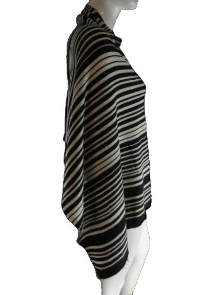 Load image into Gallery viewer, 90&amp;#39;s Poncho Black White Striped Black Size S SKU 000276-7
