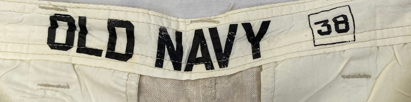 Old Navy Men's Shorts Beige Cargo Size 38  SKU 000402