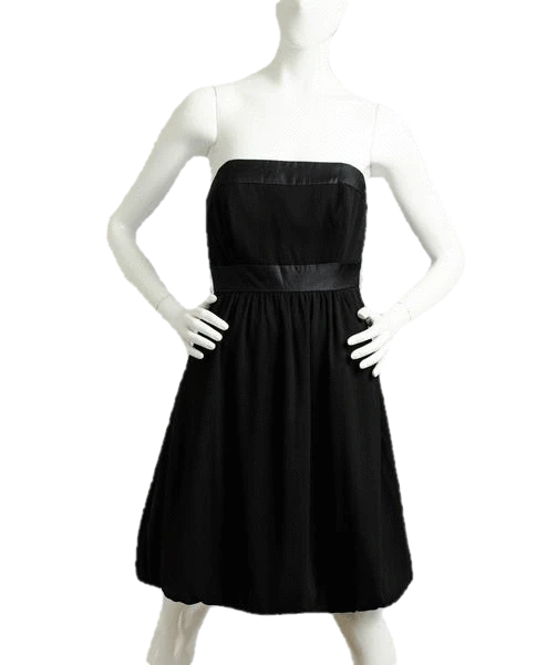 Load image into Gallery viewer, White House Black Market Black Parachute Cocktail Dress Size 4 SKU 000066
