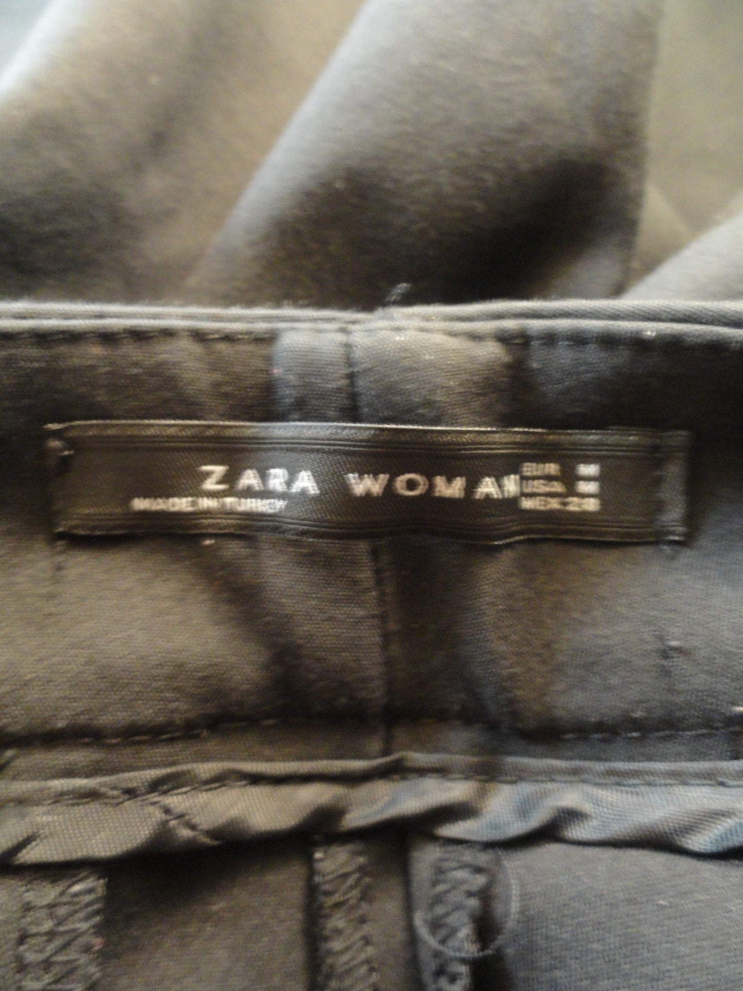 Zara Woman Black Capri Length Pants with Metal Stud Waist Band Size M SKU 000119