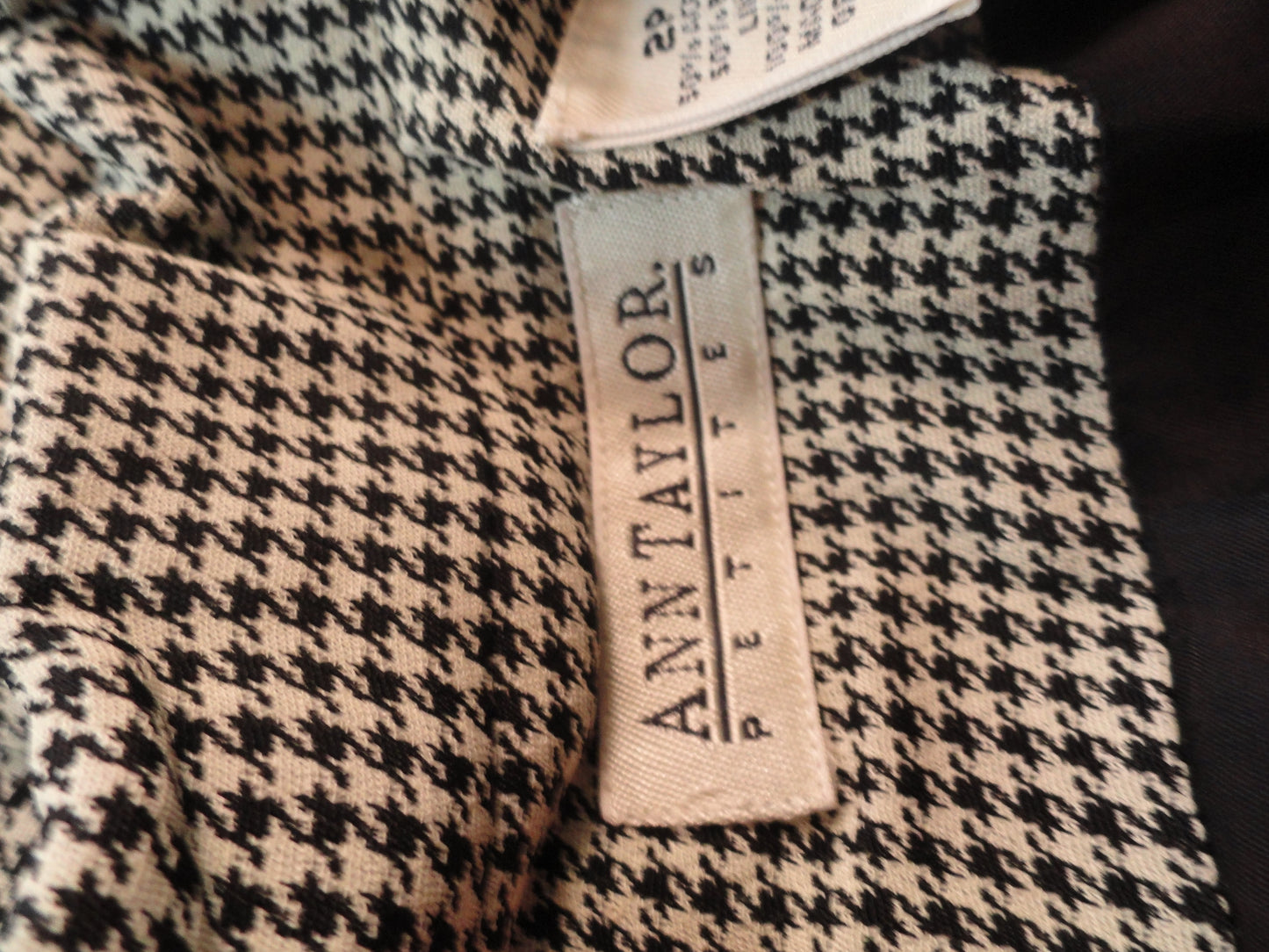 Ann Taylor Hounds Tooth Black and White 2 Piece Skirt and Jacket Size 2P SKU 000123