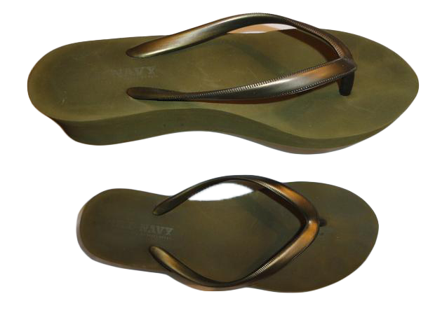 Old Navy black wedge flip-flops, porque_tz