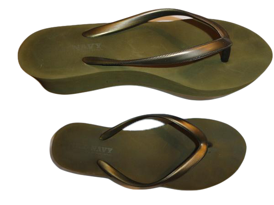 Old Navy Wedge Flip Flop Olive Green Size L SKU 000059-4