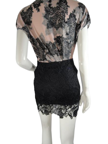 Load image into Gallery viewer, Ambiance Apparel 2005 Skirt Black Fitted Lace Sz S (SKU 000019)
