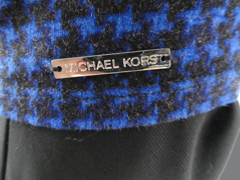 Load image into Gallery viewer, Michael Kors 90&amp;#39;s Top Black and Blue Size S SKU 000234-15
