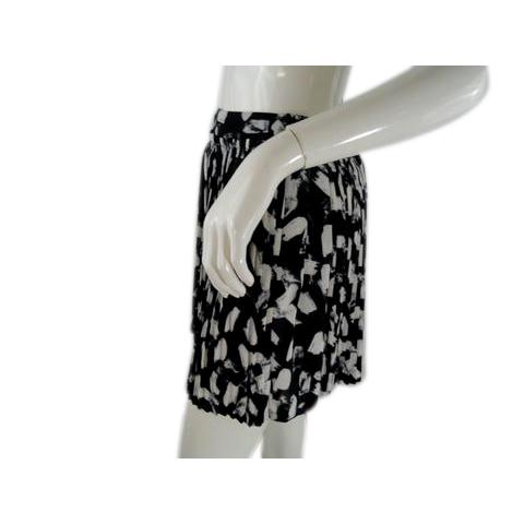 Banana Republic Skirt Black & White Size 8 SKU 000241-13
