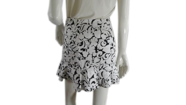 White House Black Market Skirt White/Black Sz 2 (SKU 000243-3)