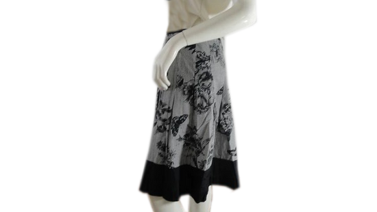 Talbots Skirt White & Black Sz 4P (SKU 000243-4)