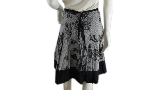 Talbots Skirt White & Black Sz 4P (SKU 000243-4)