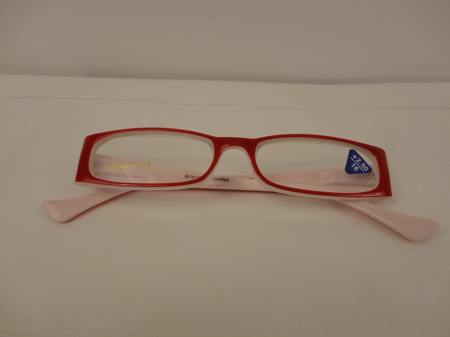 Readers Red w/White Hearts NWT SKU 250-18