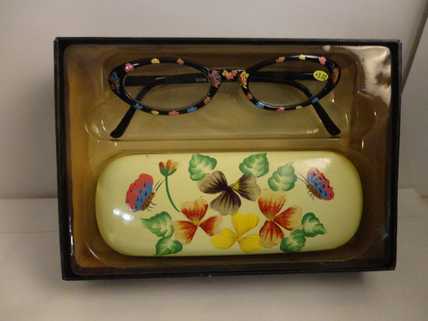 Readers Hand Painted Flowers NWT/In Box SKU 300-12