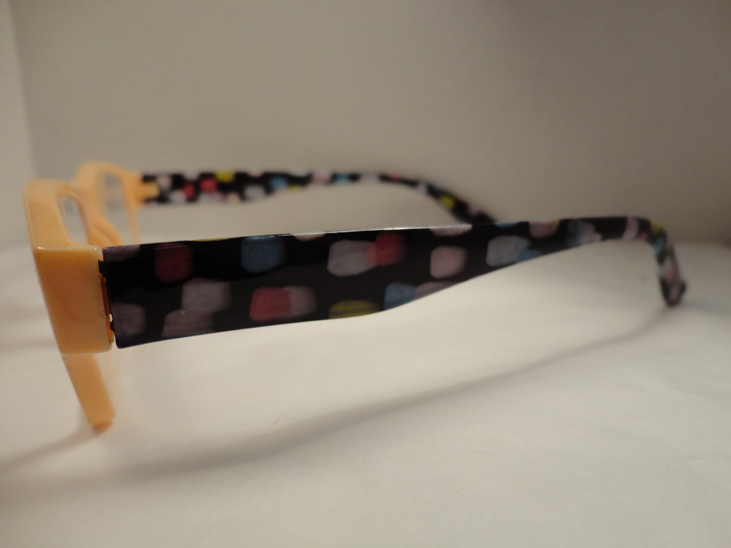 Readers Light Peach NWT SKU 150-10