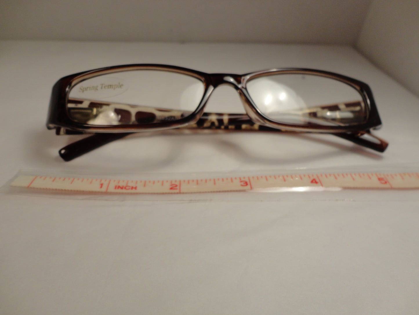 Readers Brown Giraffe Print w/Case NWT SKU 200-15