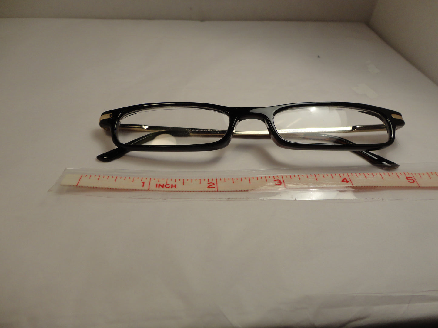 Readers Magnivision w/Case NWT SKU150-18