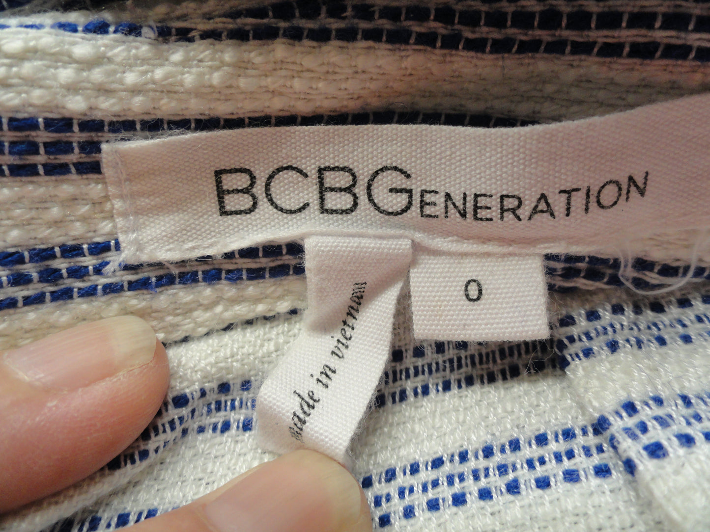 BCBGeneration Shorts White & Blue Size 0 SKU 000012