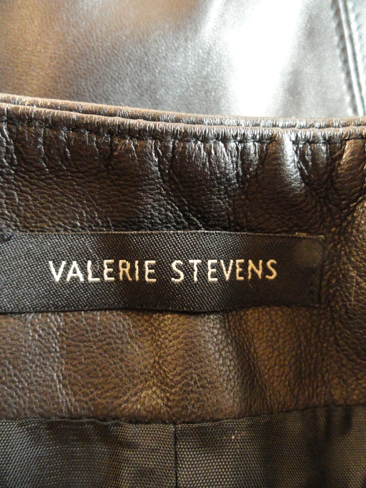 Load image into Gallery viewer, Valerie Stevens 50&amp;#39;s Skirt 100% Leather Dark Chocolate Sz 4 SKU 000018
