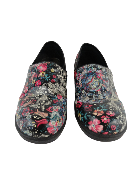 Savvy Nursing Shoes, Womens, Black Floral Pattern Size 7M (SKU 000277-7)
