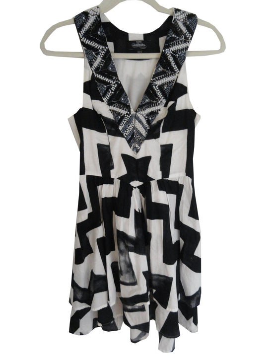 Load image into Gallery viewer, BEBE Black and White Ruffled Beaded V Neck Dress Size S SKU 001005
