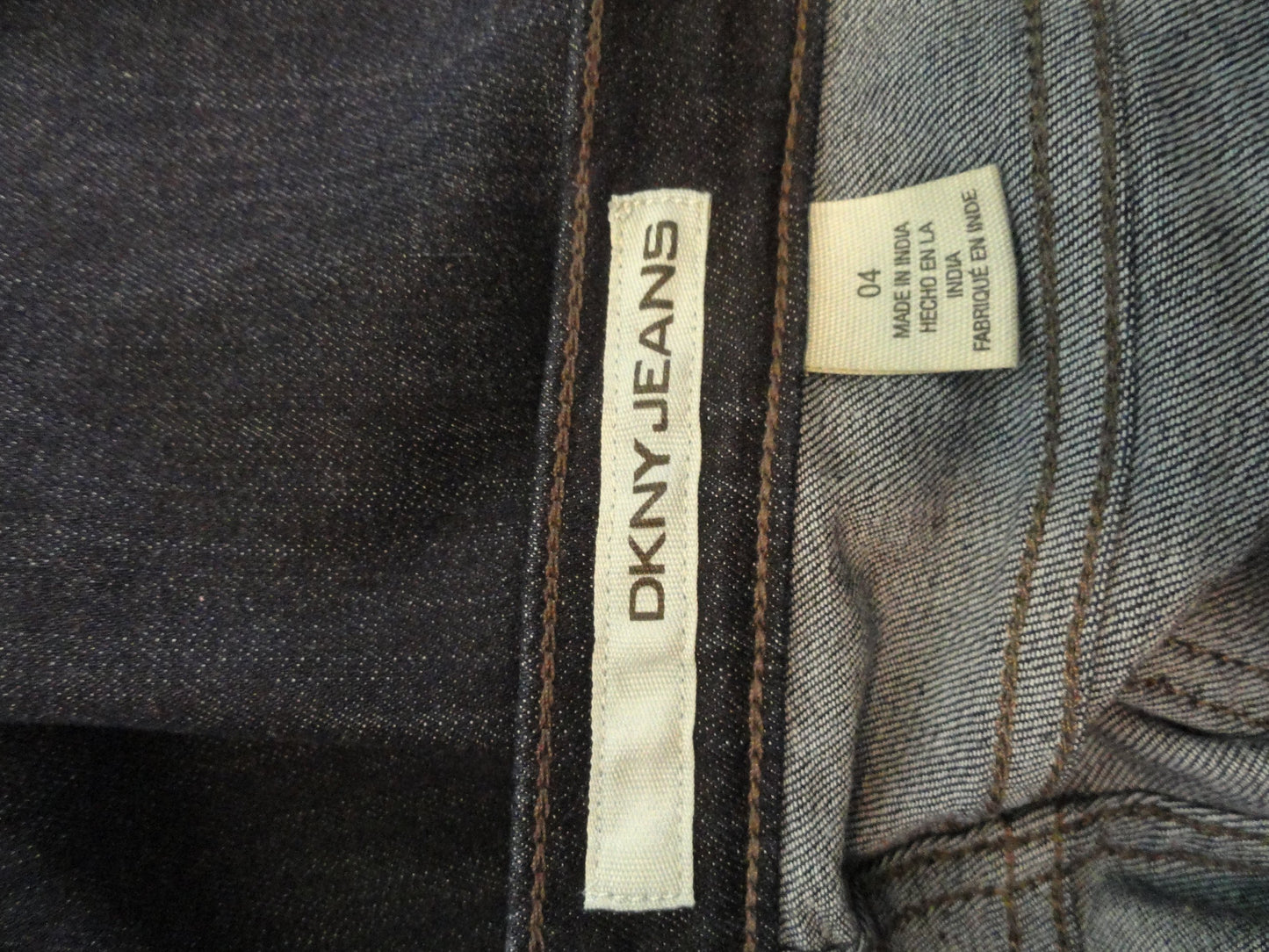 DKNY 70's Denim Blue Jean Capri Size 4 SKU 000102
