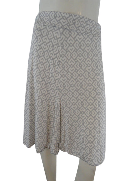 Max Studio 70's Light Grey and White Pattern with Elastic Waist Band Size S SKU 000144