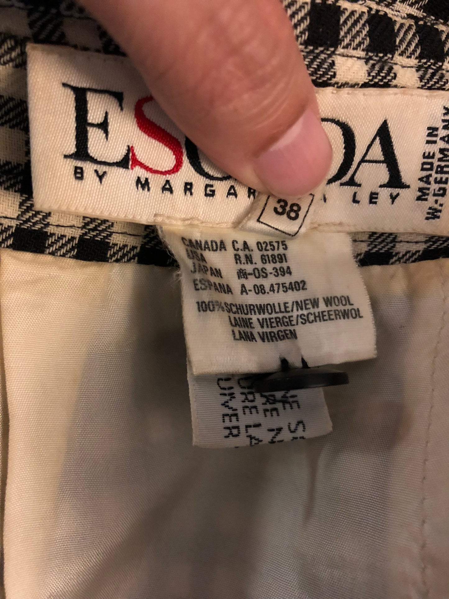 Escada 70's Skirt Black/White Herringbone Pattern Size 38 SKU 000261-2