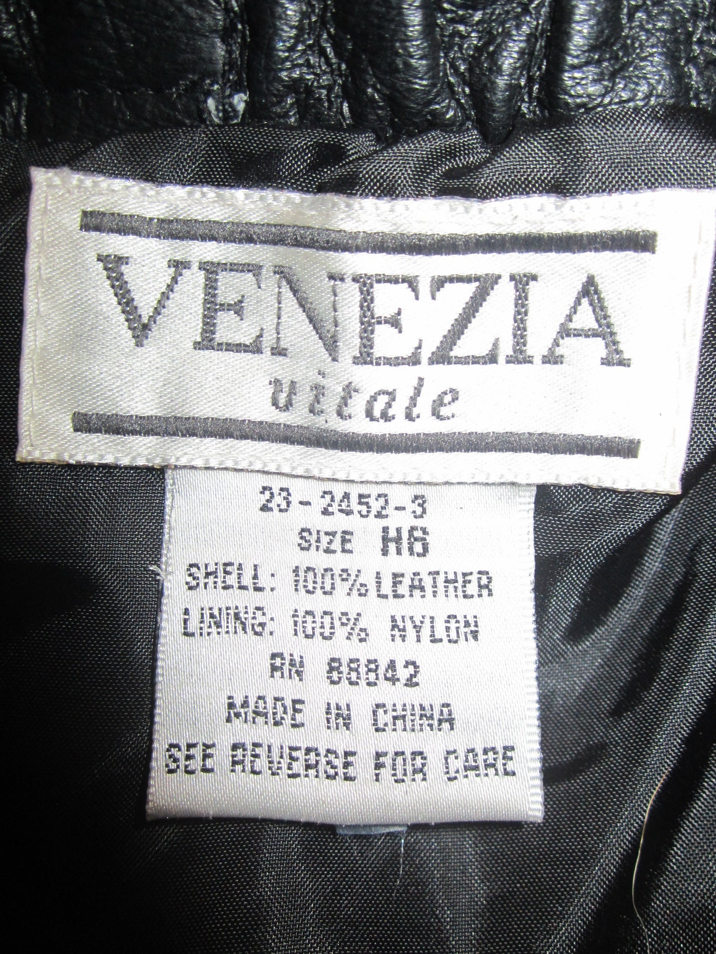 Load image into Gallery viewer, Venezia 80&amp;#39;s Black Leather Skirt Size H-6 SKU 000104

