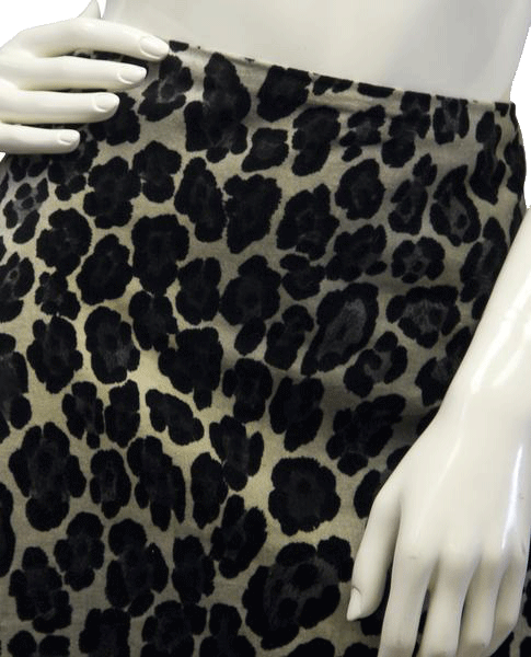Donna Degnan Skirt Paws Up  Size 8 (SKU 000017)