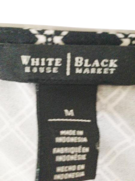 White House/Black Market Top Black & White Size M (SKU 000209)