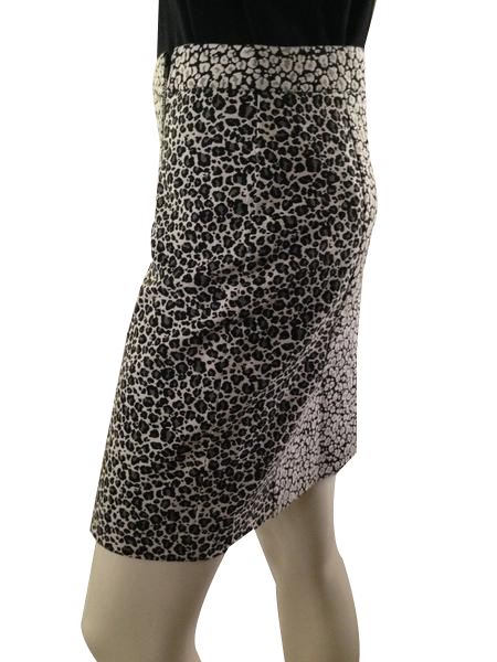 Load image into Gallery viewer, Ann Taylor above knee-length textured pencil skirt black, white and grey size 4 SKU 000210
