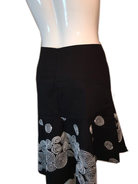 Finley Asymmetrical Black and White Fun and Wavy Skirt Size 12 SKU 000126