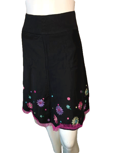 Load image into Gallery viewer, S.L.B. Petite90&amp;#39;s  Skirt Black Embellished Size 2P SKU 000094
