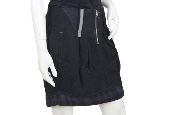 Desigual 2002 Black Embroidered Skirt  Size 40 SKU 000125