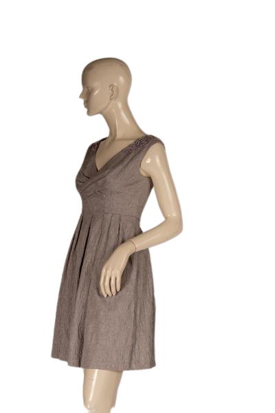Adrianna Papell Dress Light Grey Size 4P SKU 000309-11